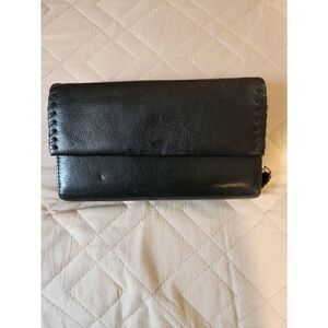 Hato Hasi Buxton GENUINE Black Leather wallet with side stiching and snap closur